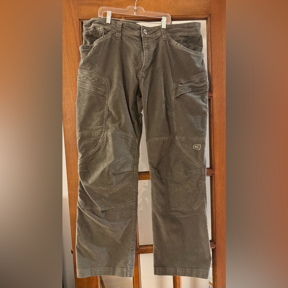 Keen Olive Cargo Pants